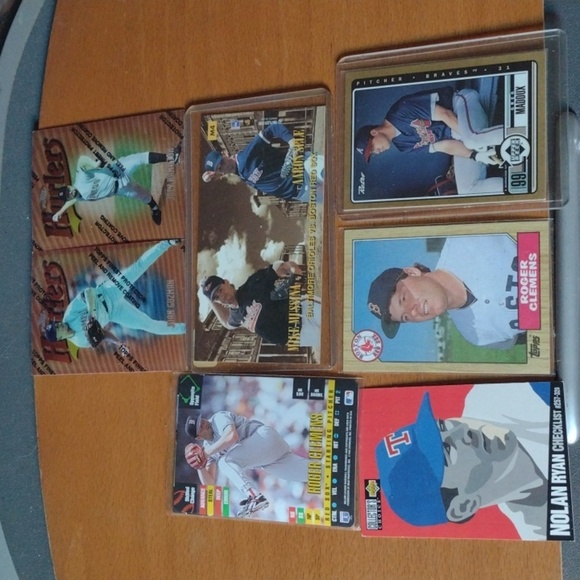 Baseball Card Lot - Picture 1 of 3